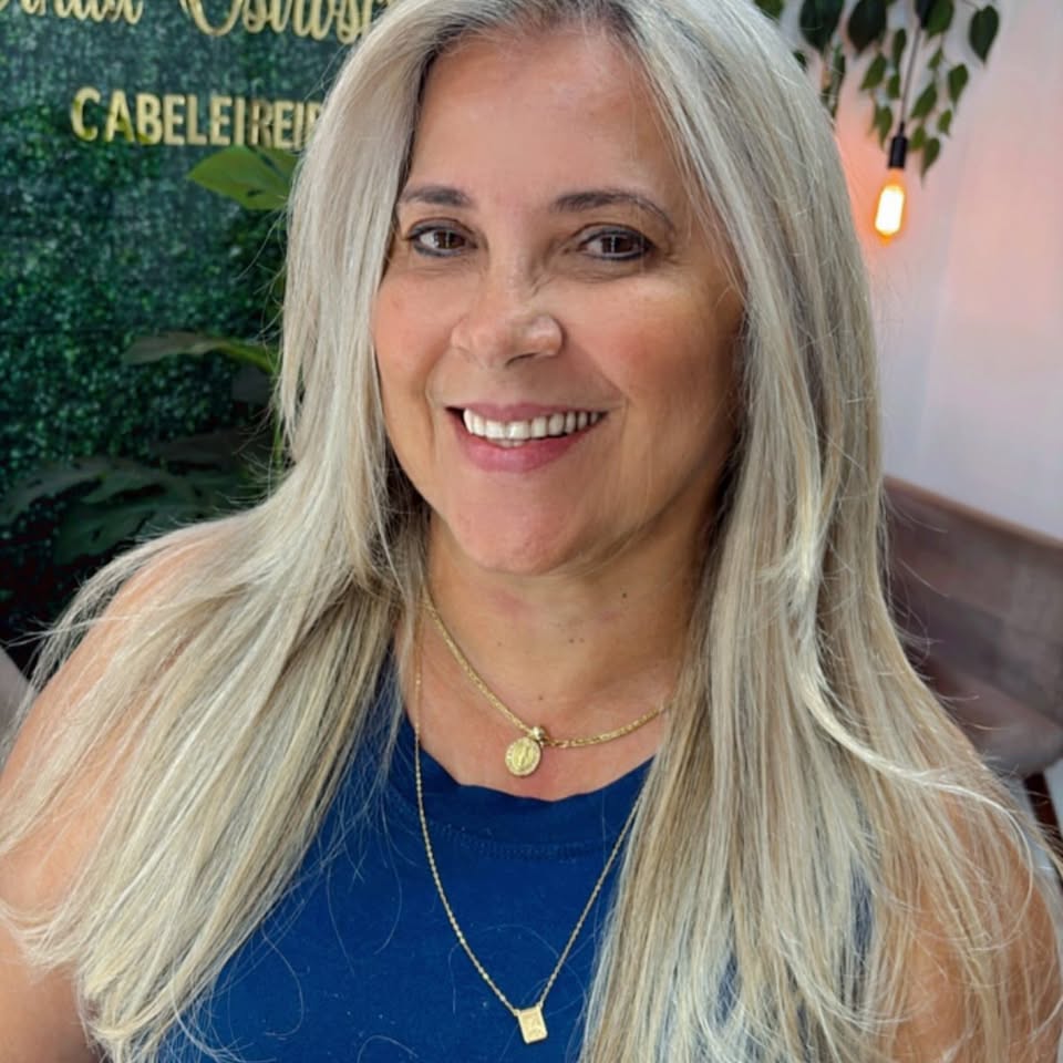 Cliente com cabelo loiro